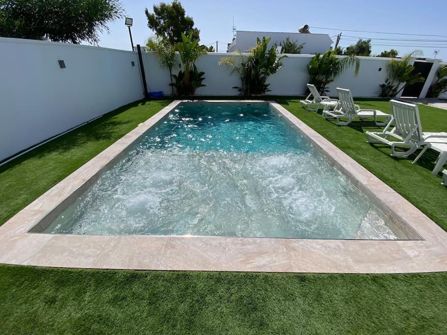 Villa con piscina Camino Doñana