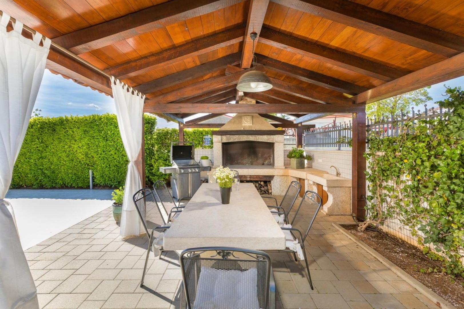 Villa Anastasia by Villsy - with private pool, foosball and pikado