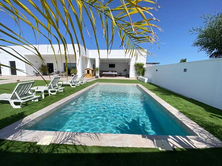 Villa con piscina Camino Doñana