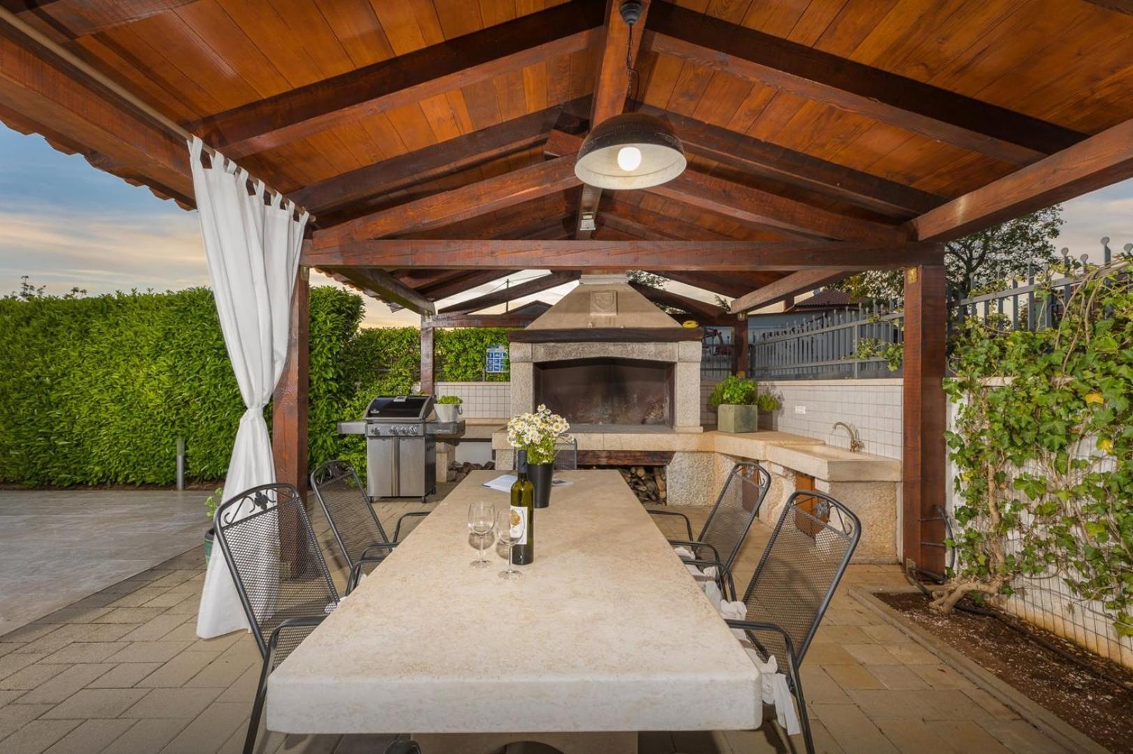 Villa Anastasia by Villsy - with private pool, foosball and pikado