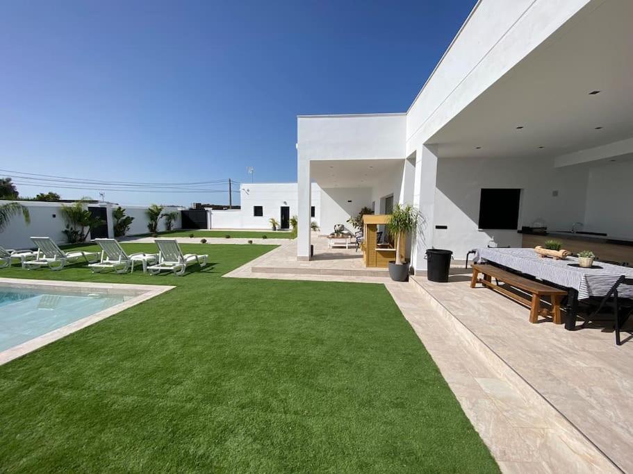 Villa con piscina Camino Doñana