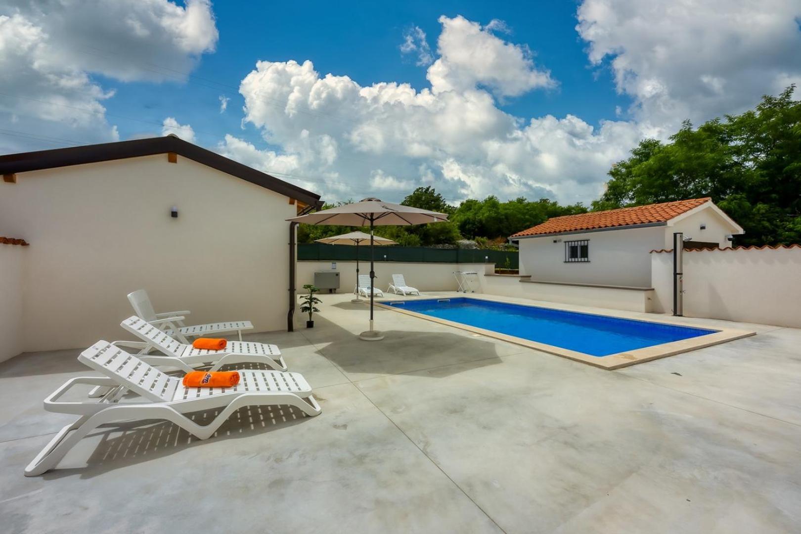 Casa Ina wit Private Pool en Kršan — recepcion & lobby