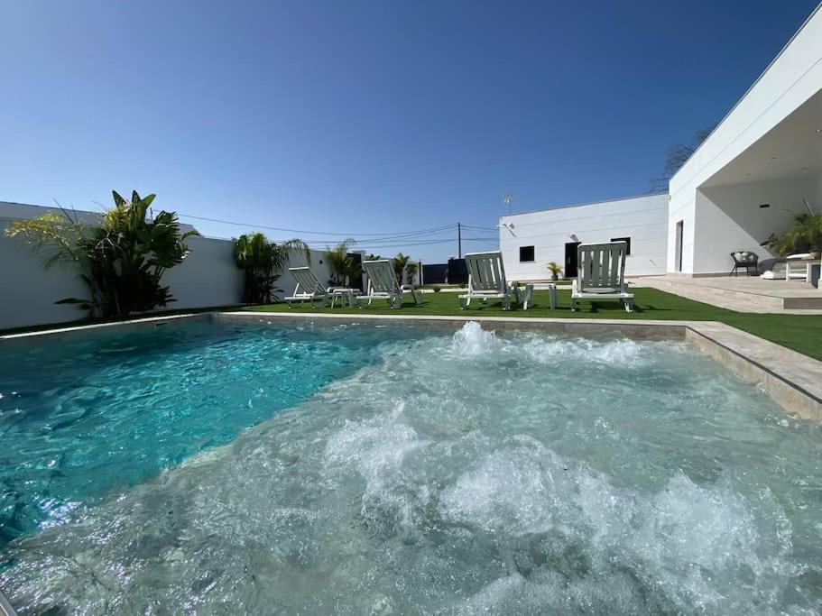 Villa con piscina Camino Doñana