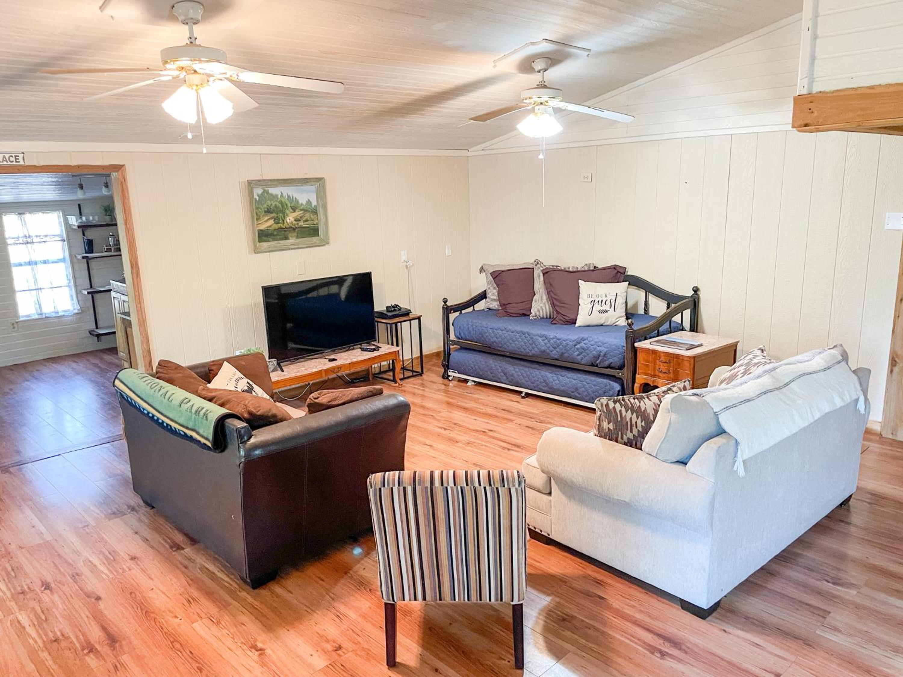 1 Hico Glamping Farm Animals Campfire near Glen Rose by Vacation Your Way view 4