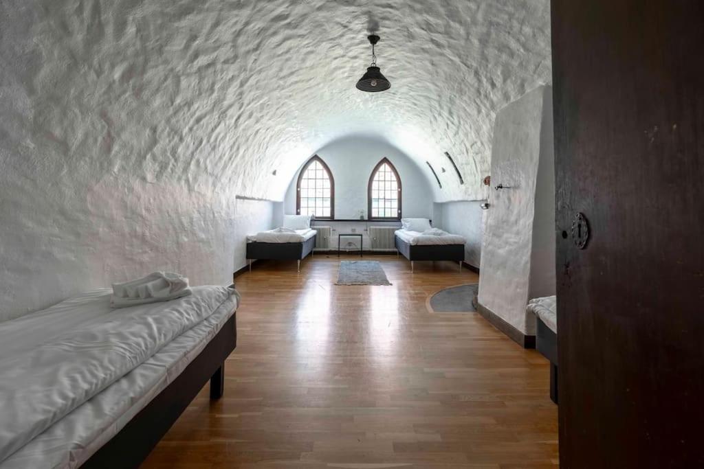 Spacious and central 4BDR apartment view 2