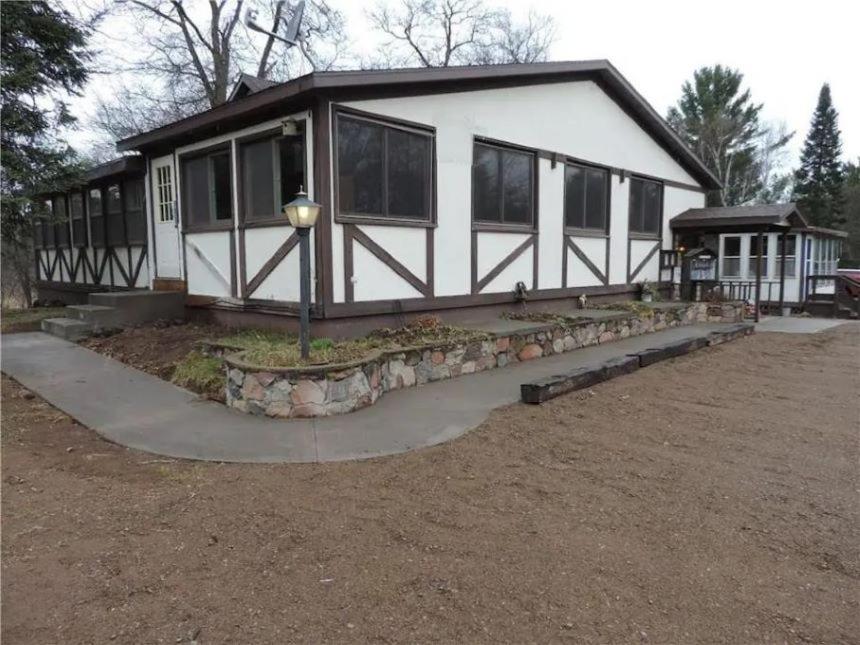 NORTHWOODS HAVEN HOUSE - 6 BED-4 BATH LODGE ON LAKE IN SPOONER! ENJOY THE LAKE LIFE, TRAILS and AMMENITIES, INCLUDING COMMERCIAL KITCHEN view 4