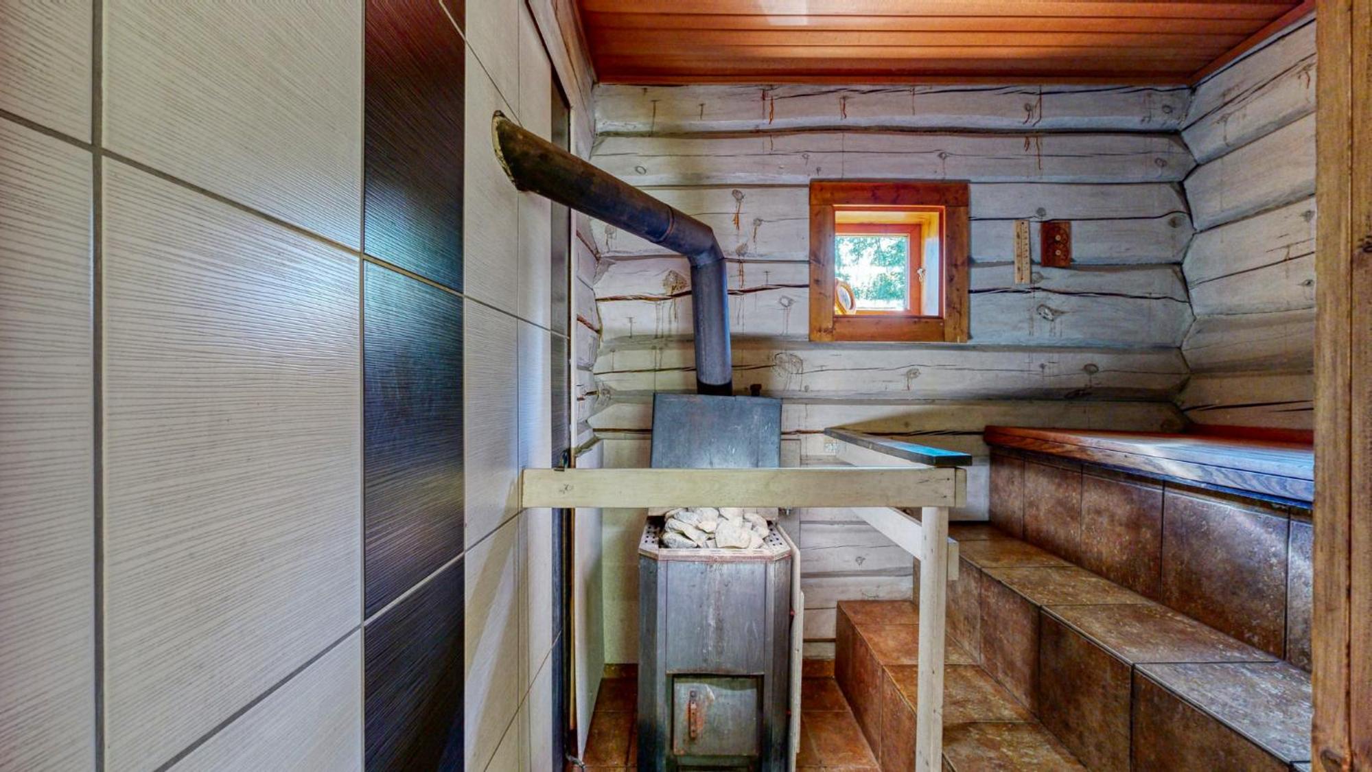 Holidayhouse with sauna and pond Leesoja puhkemaja
