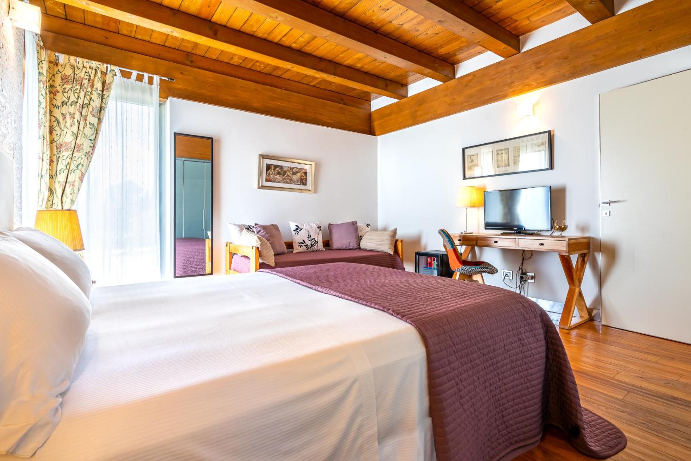 Casale Delle Ronde B&B