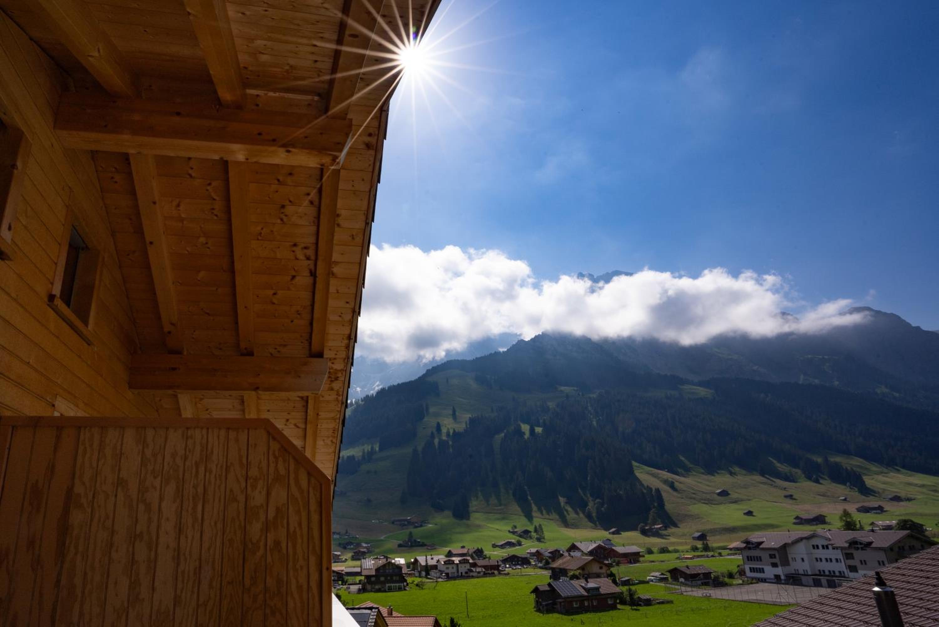 Chuenislodge3 neu&stilvoll, 2Balkone, echtes Bijou mit top-Aussicht