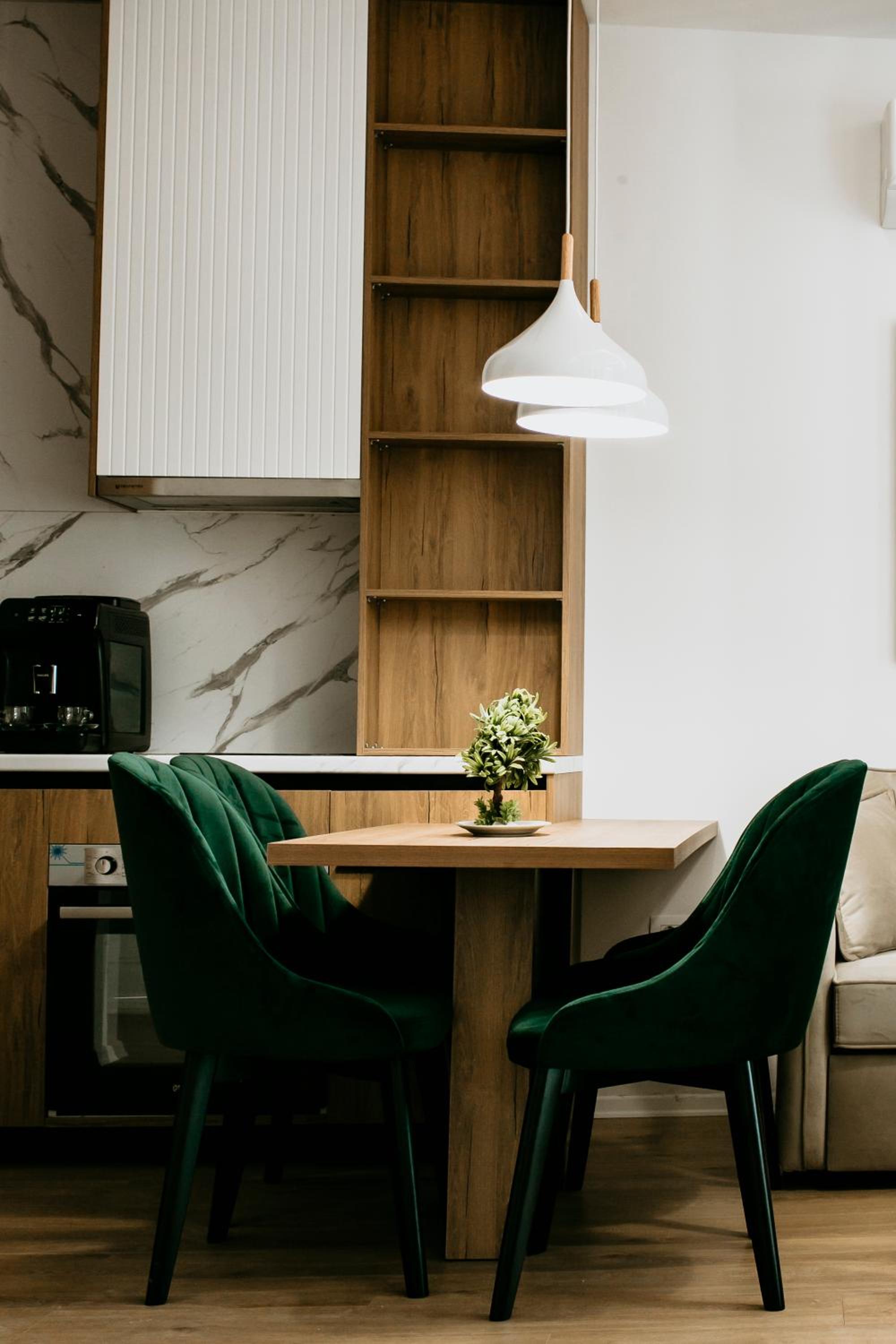 stylish nest @15 min to center