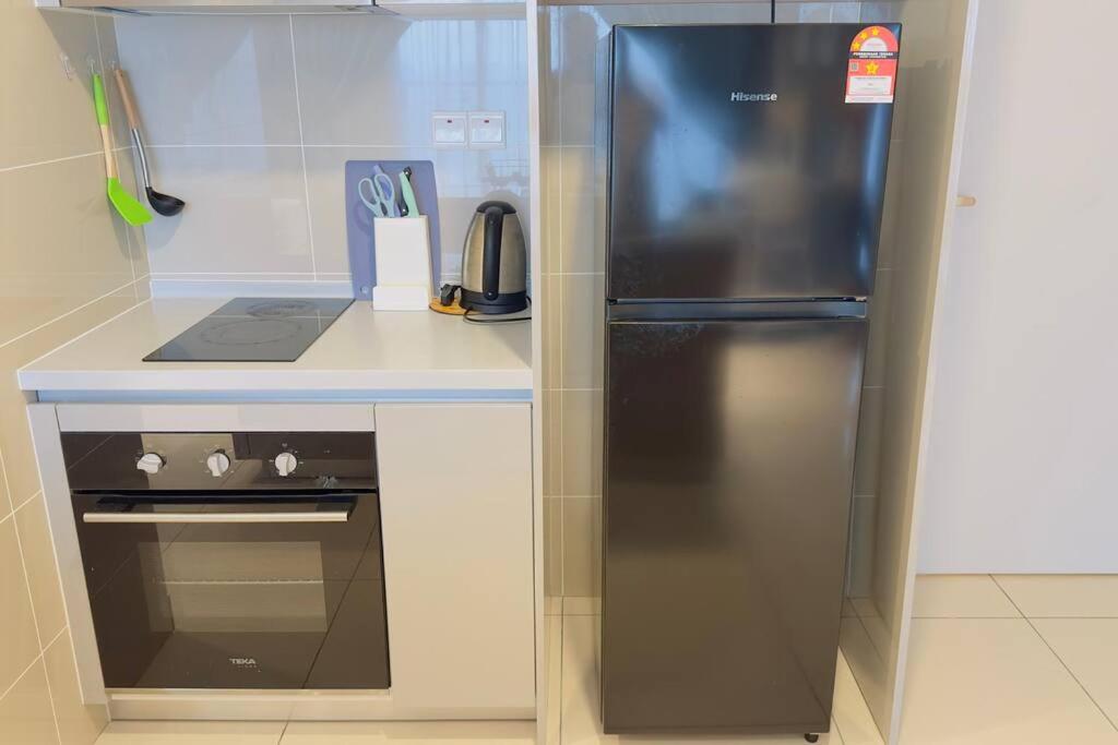 Luxury 1BR service apartment with Balcony Trion A4003 KL