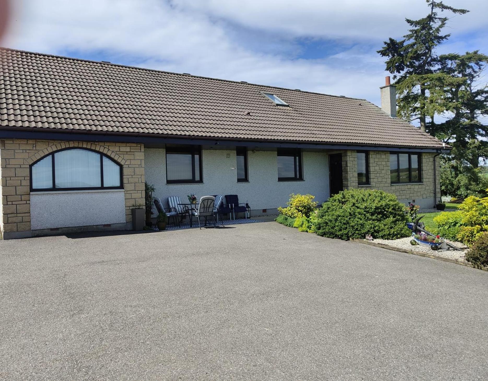 Hotel Hillhaven Bed &Breakfast - Image 1