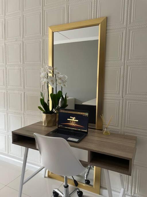 1 Bedroom Sleek, Spotless, Work-from-home Sanctuary view 5