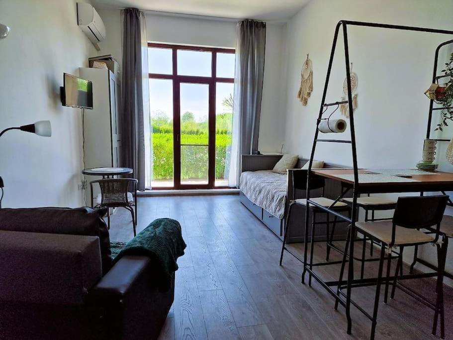 Comfort studio in complex Shartrez