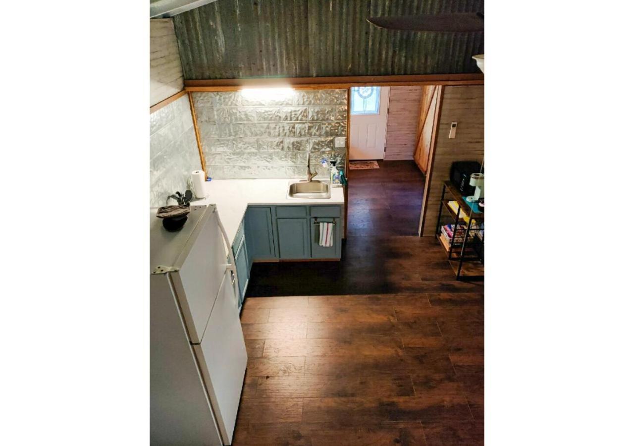 2 Hico Glamping Farm Animals Campfire near Glen Rose by Vacation Your Way view 5