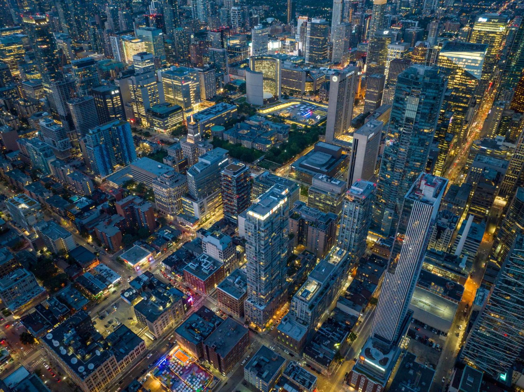 Deluxe 1BR Suite with bird's eye CN Tower Views