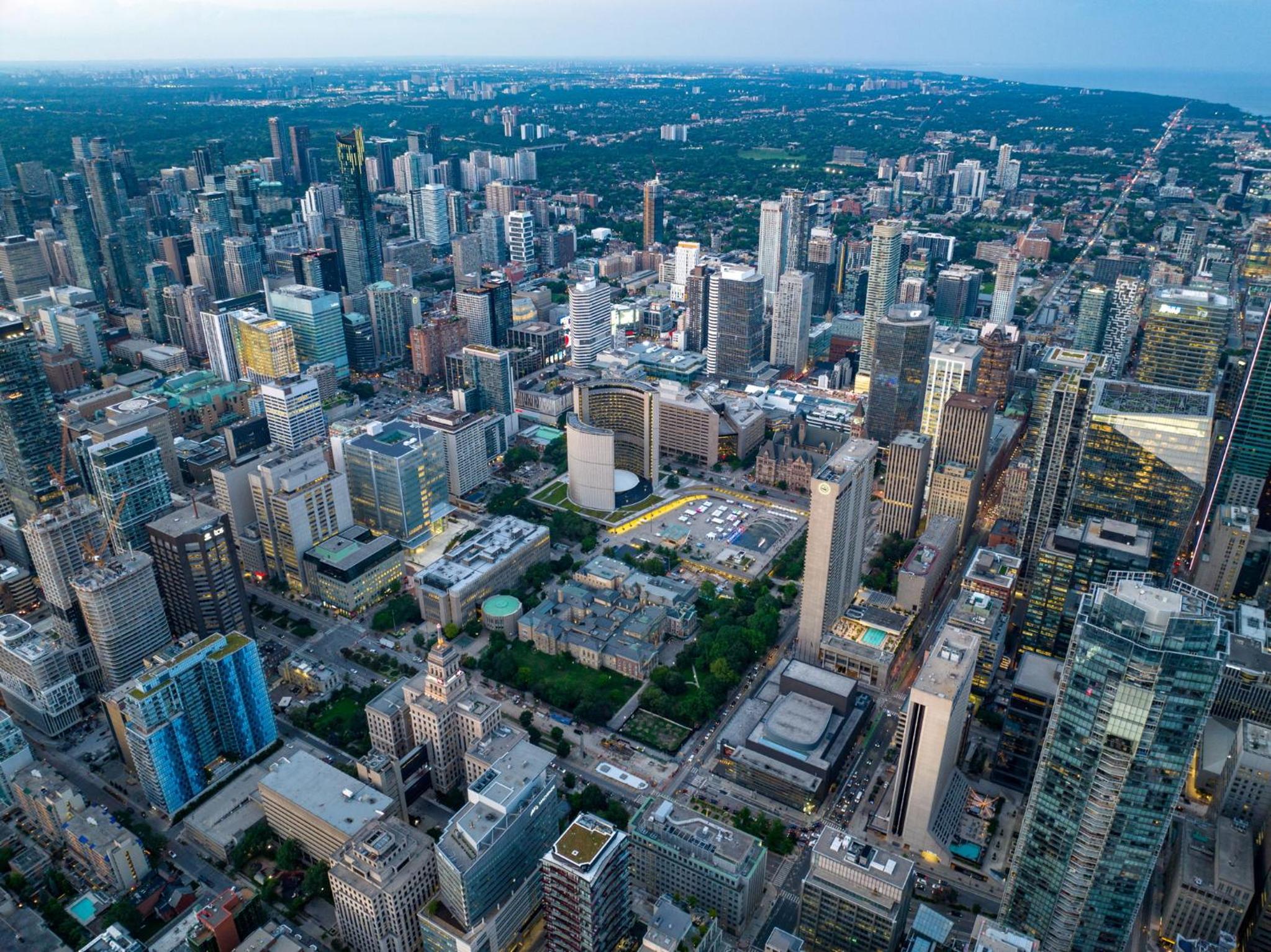 Deluxe 1BR Suite with bird's eye CN Tower Views