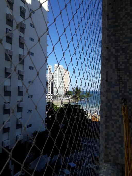 Guarujá SP Pitangueiras Apto pé na areia