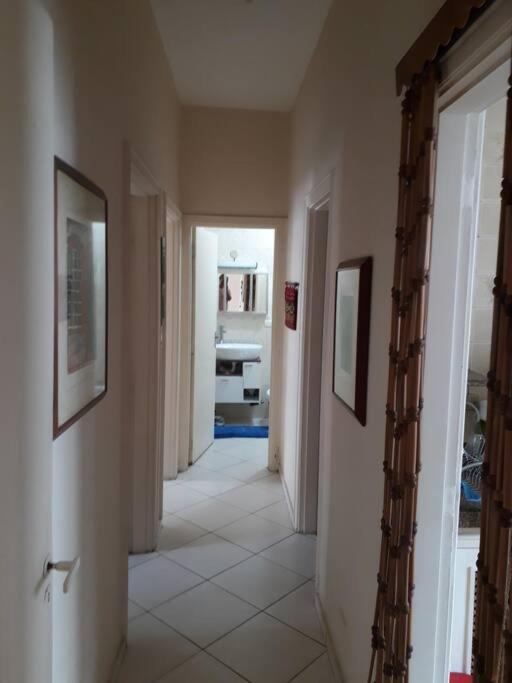 Guarujá SP Pitangueiras Apto pé na areia