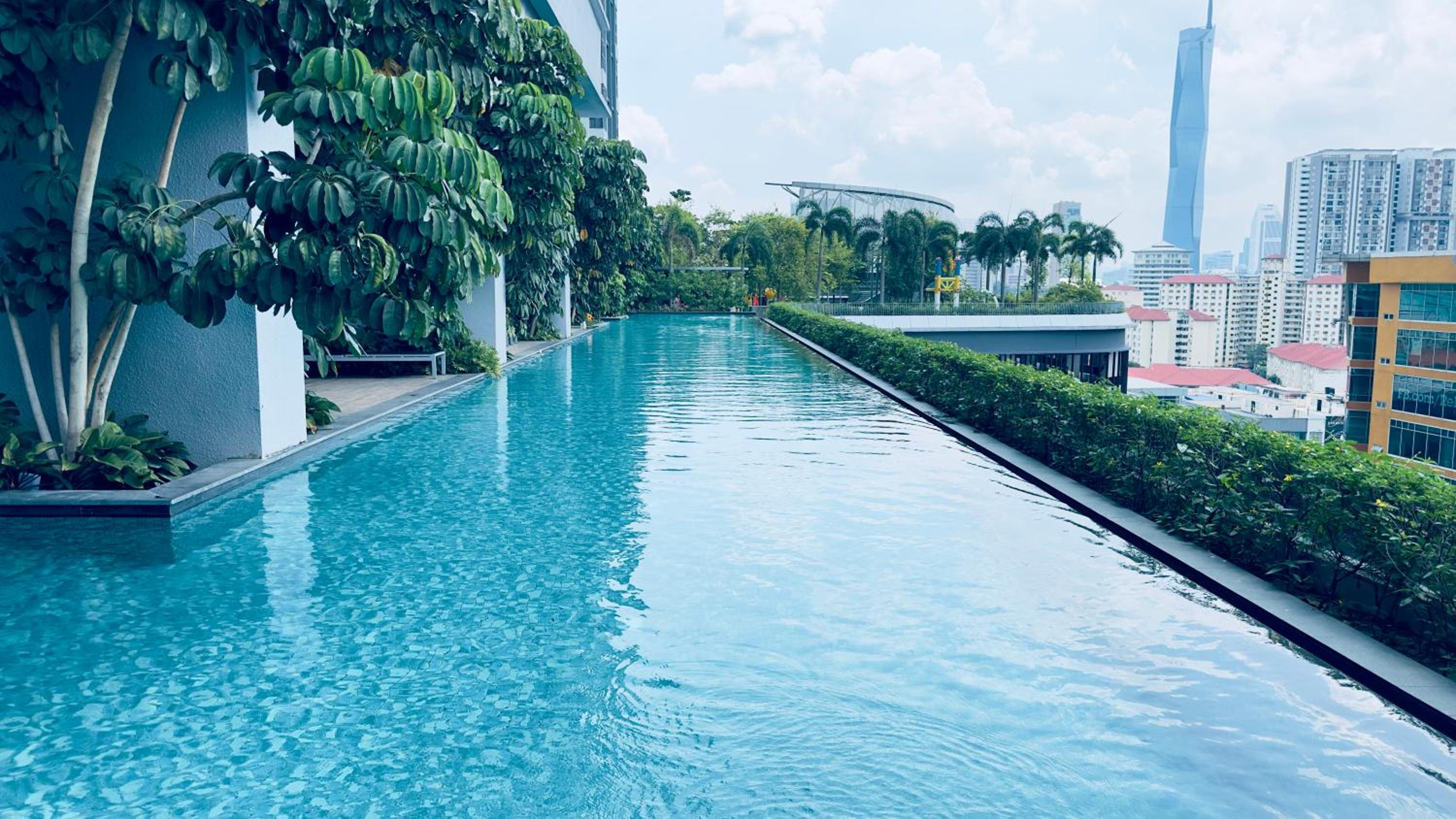 Luxury 1BR service apartment with Balcony Trion A4003 KL