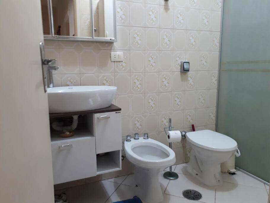 Guarujá SP Pitangueiras Apto pé na areia