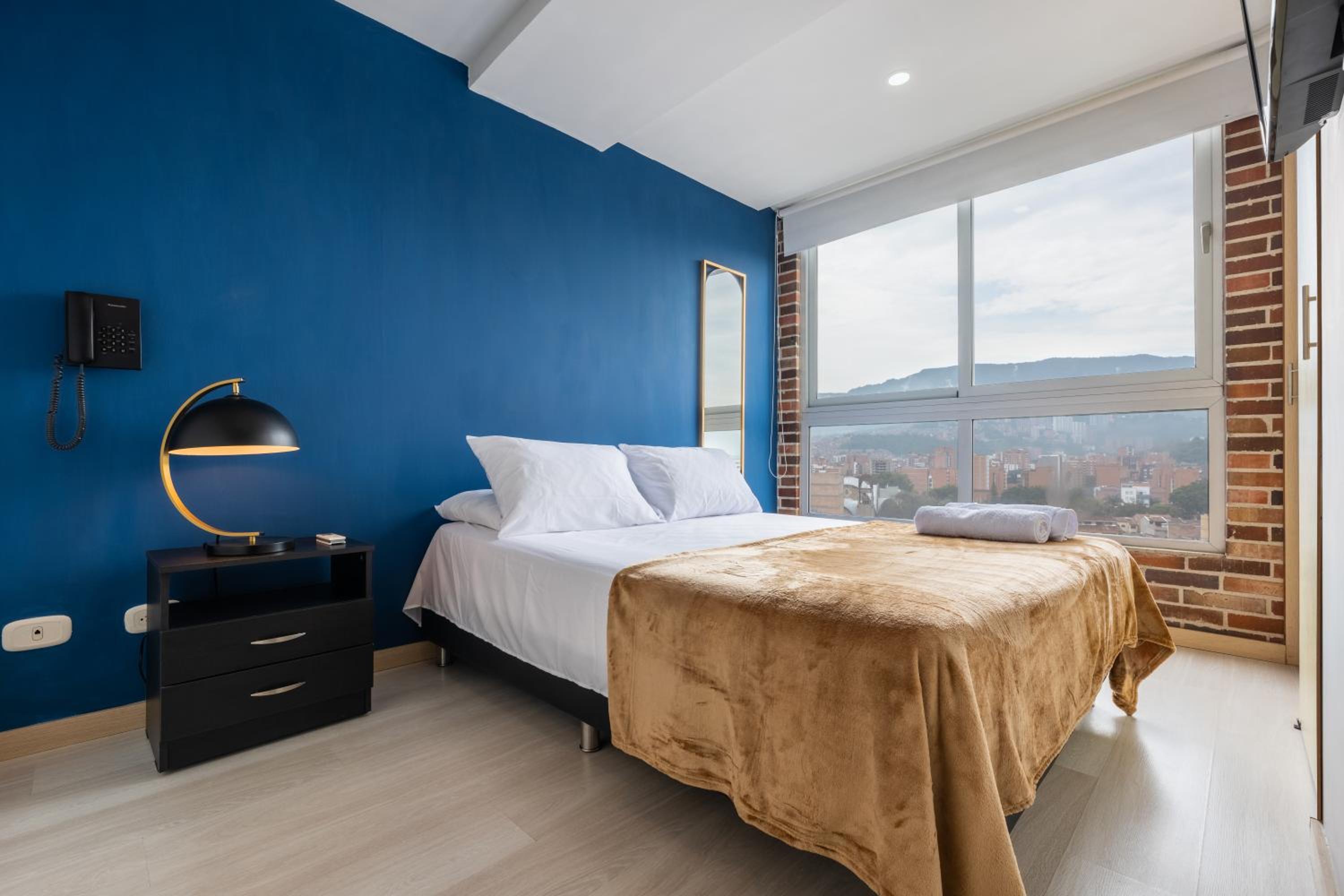Stunning Views in Laureles-AC-200MB WIFI