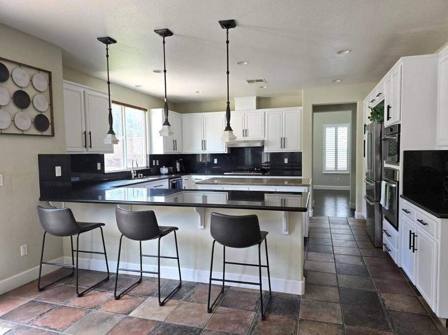 Napa, Sonoma, Suisun Modern Tuscan Style Home view 2