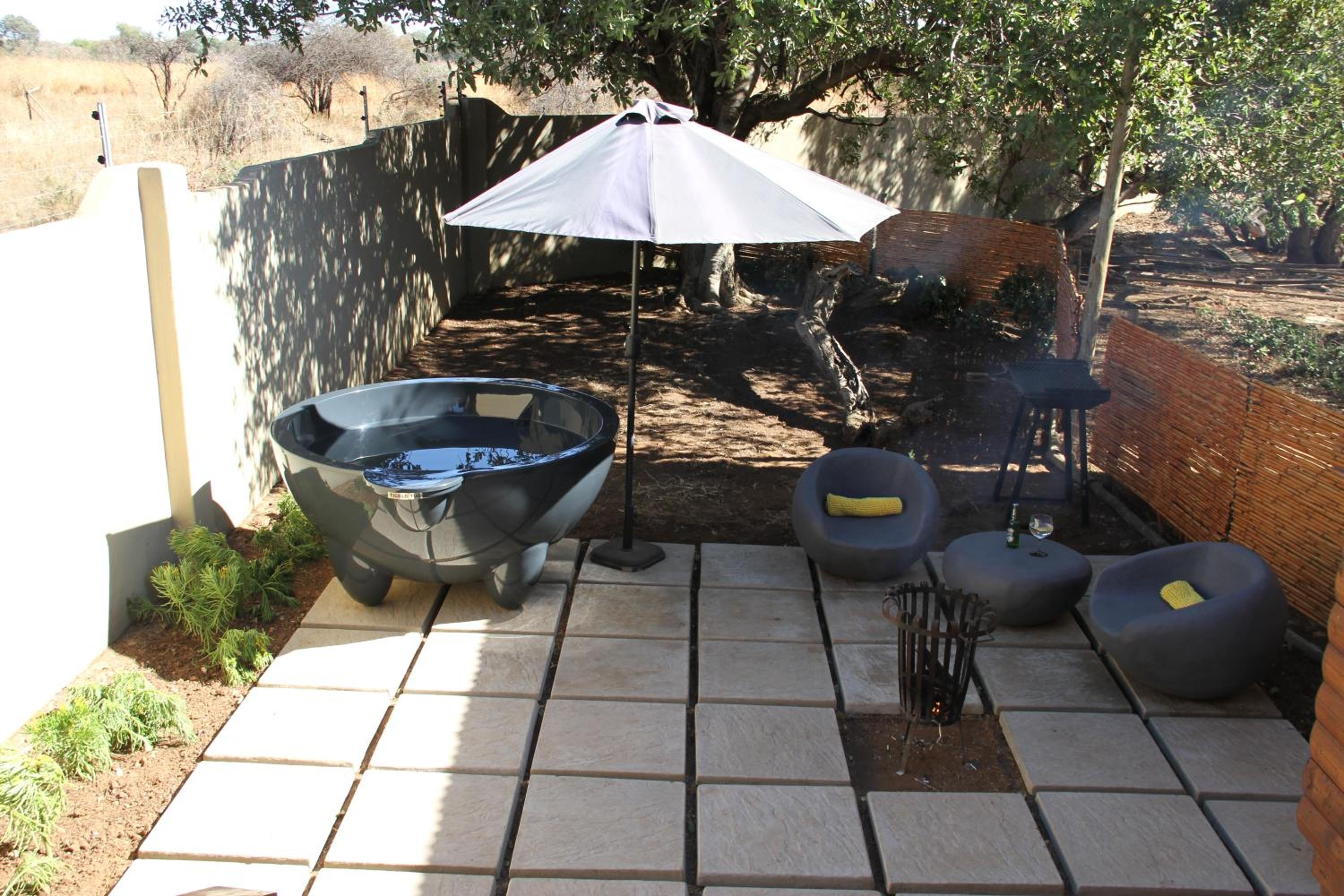 Romantic cabin in Big 5 Reserve view 3