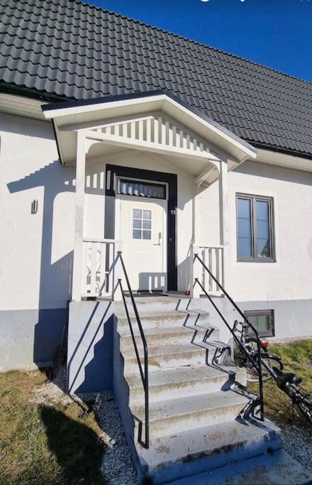 Cozy villa just a few minutes walk from Söderport