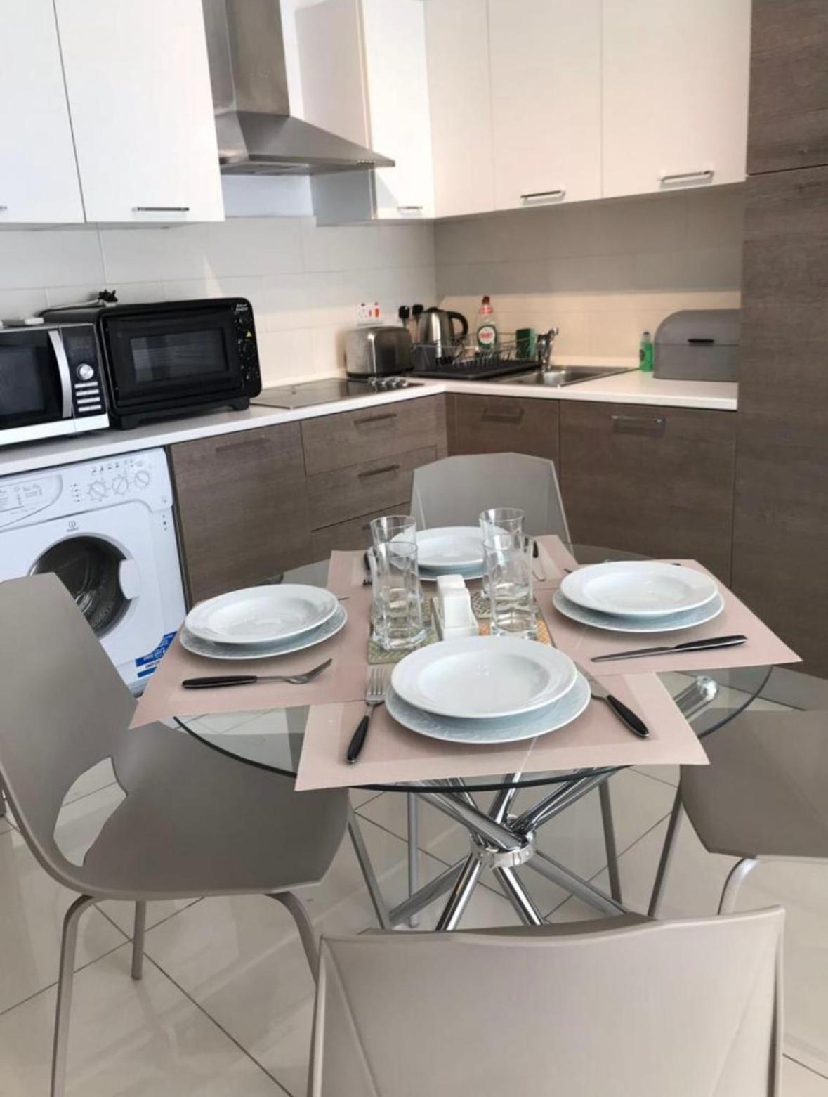 Lovley Modern One Bedroom Apartment In Sliema view 5