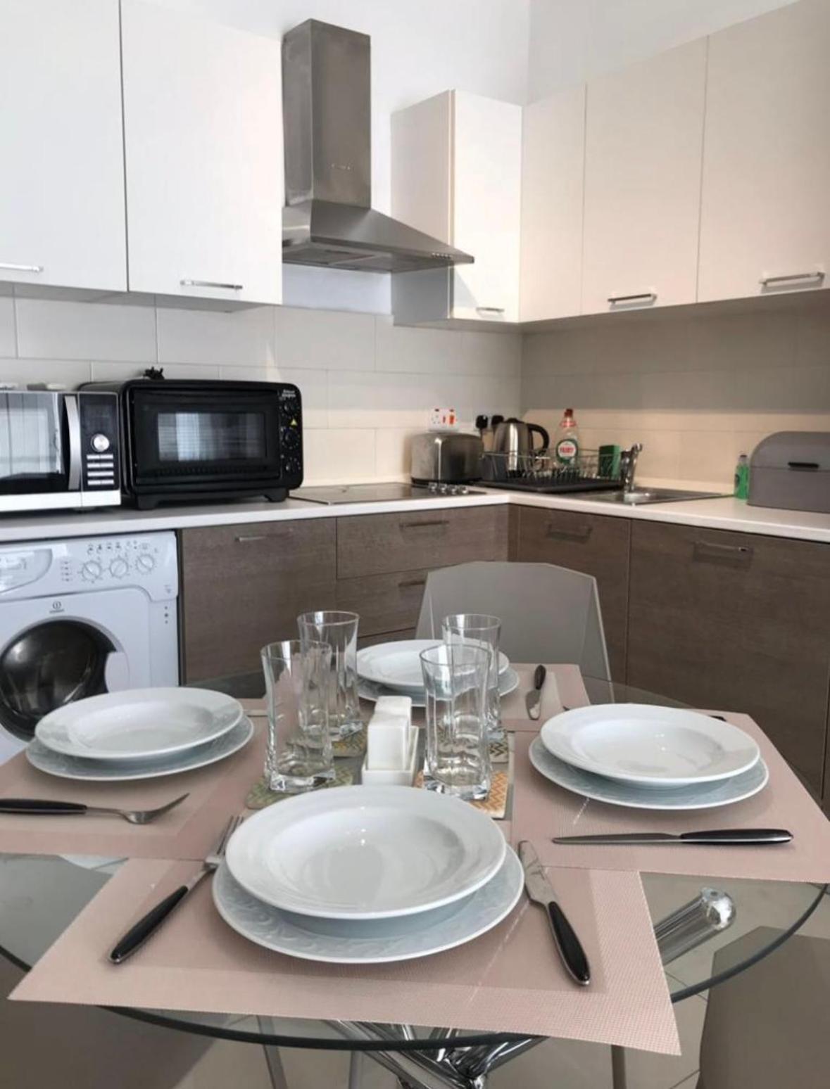 Lovley Modern One Bedroom Apartment In Sliema view 3