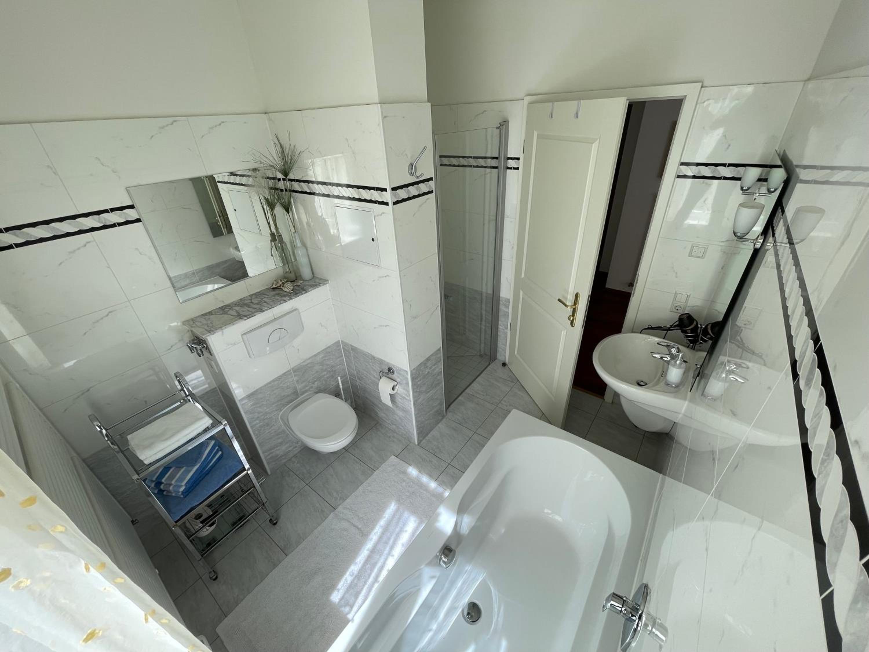 Villa 18 Boutique Apartment mit Gartenblick kostenfreies Parken Zoo und Zentrum fußläufig