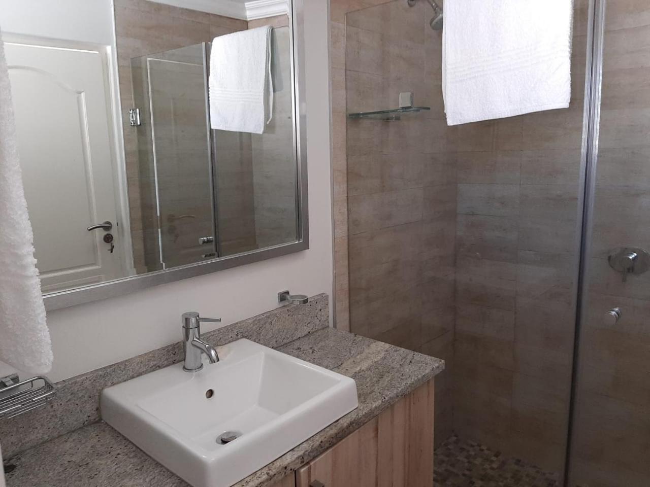 Mount Royal 43 Large 1 bed apartment
