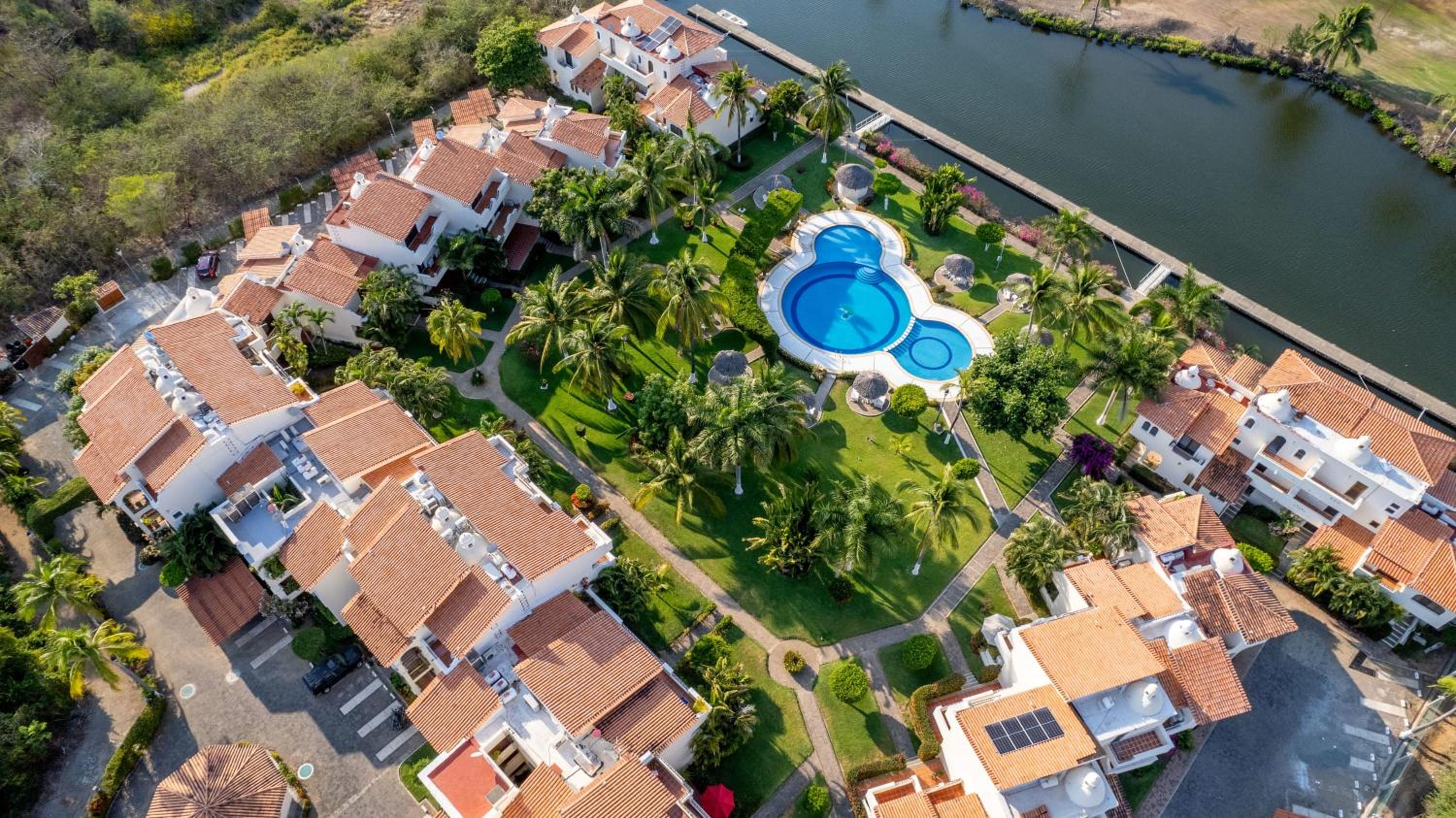 3Br Penthouse Villa at Flamingos Golf view 4