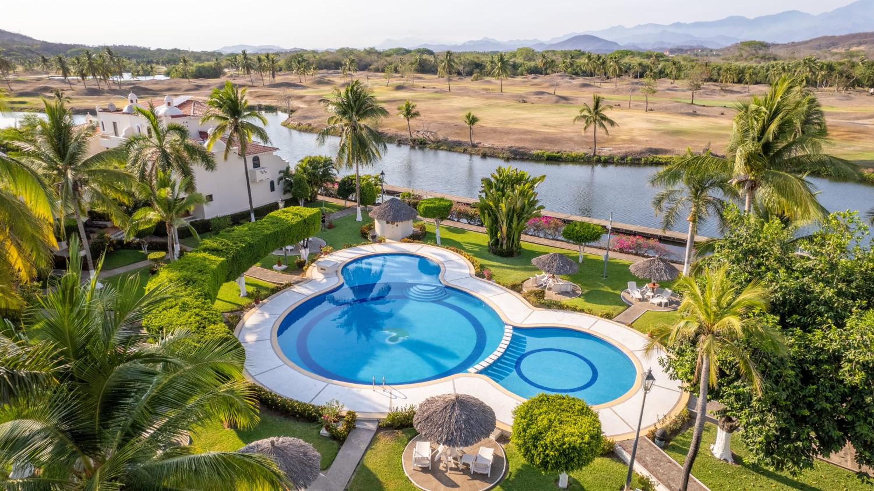 3Br Penthouse Villa at Flamingos Golf view 5