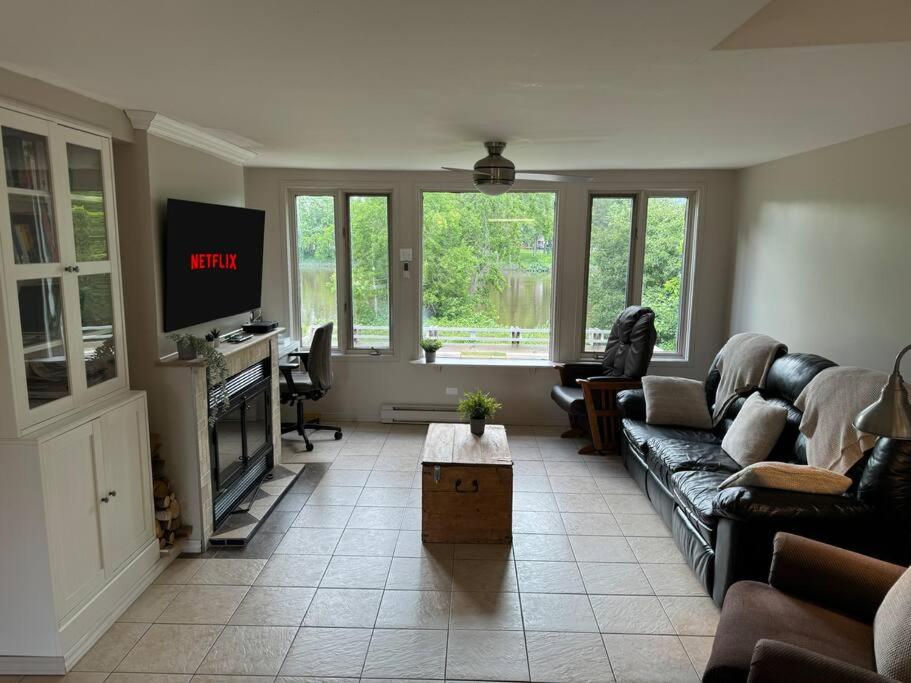 Chalet Scott SPA sur Rivière