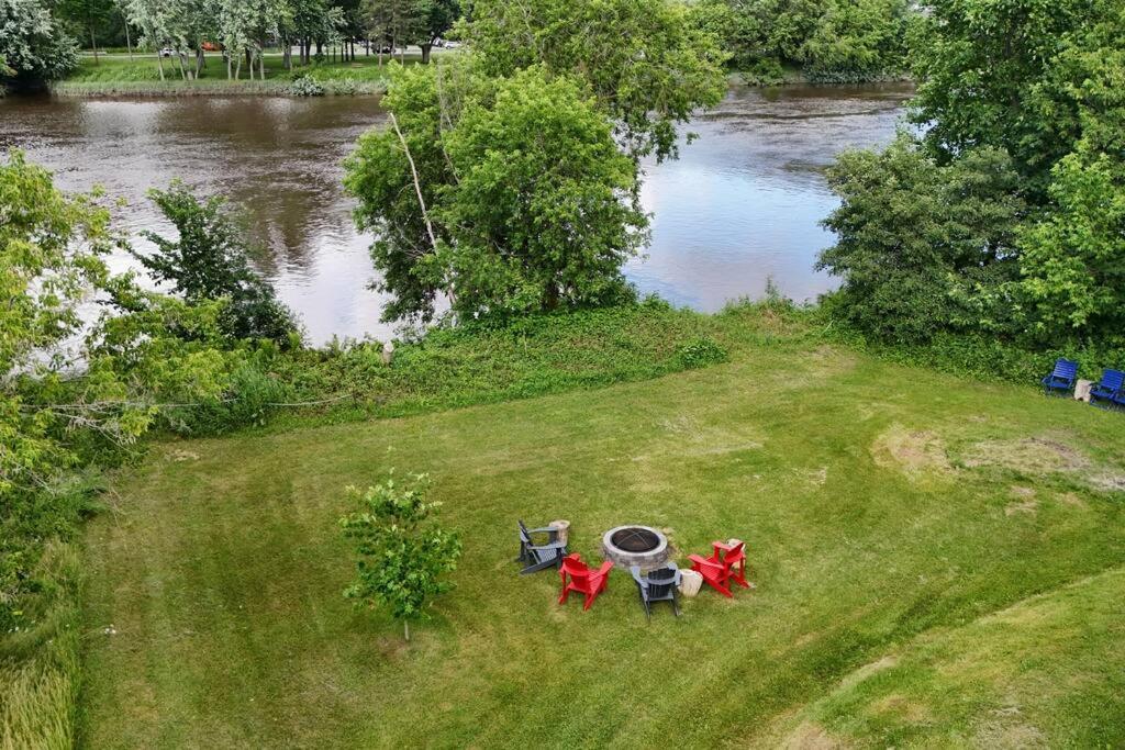 Chalet Scott SPA sur Rivière