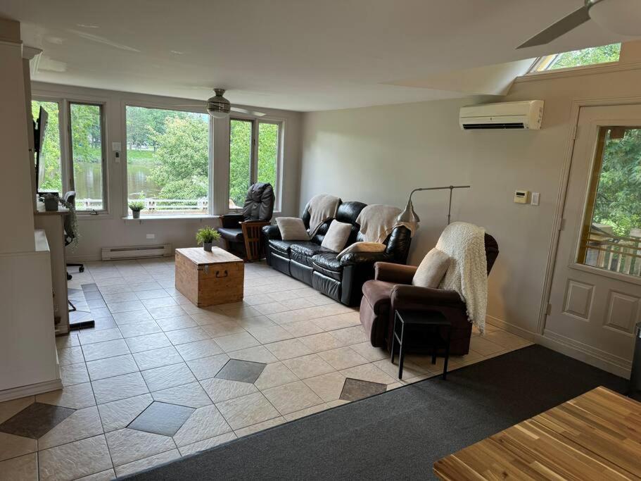 Chalet Scott SPA sur Rivière