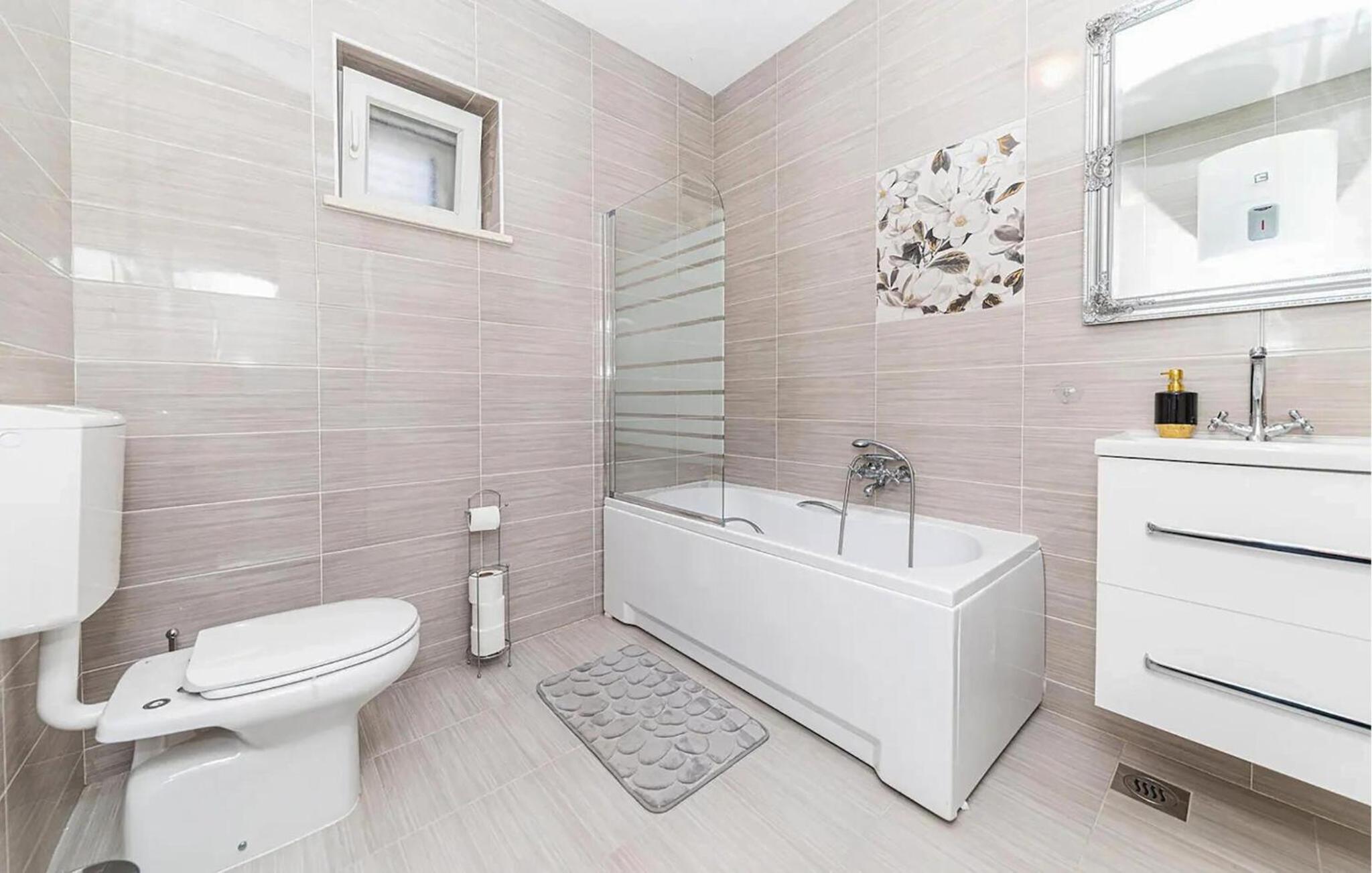 4 Bedroom Nice Home In Kastel Novi view 3