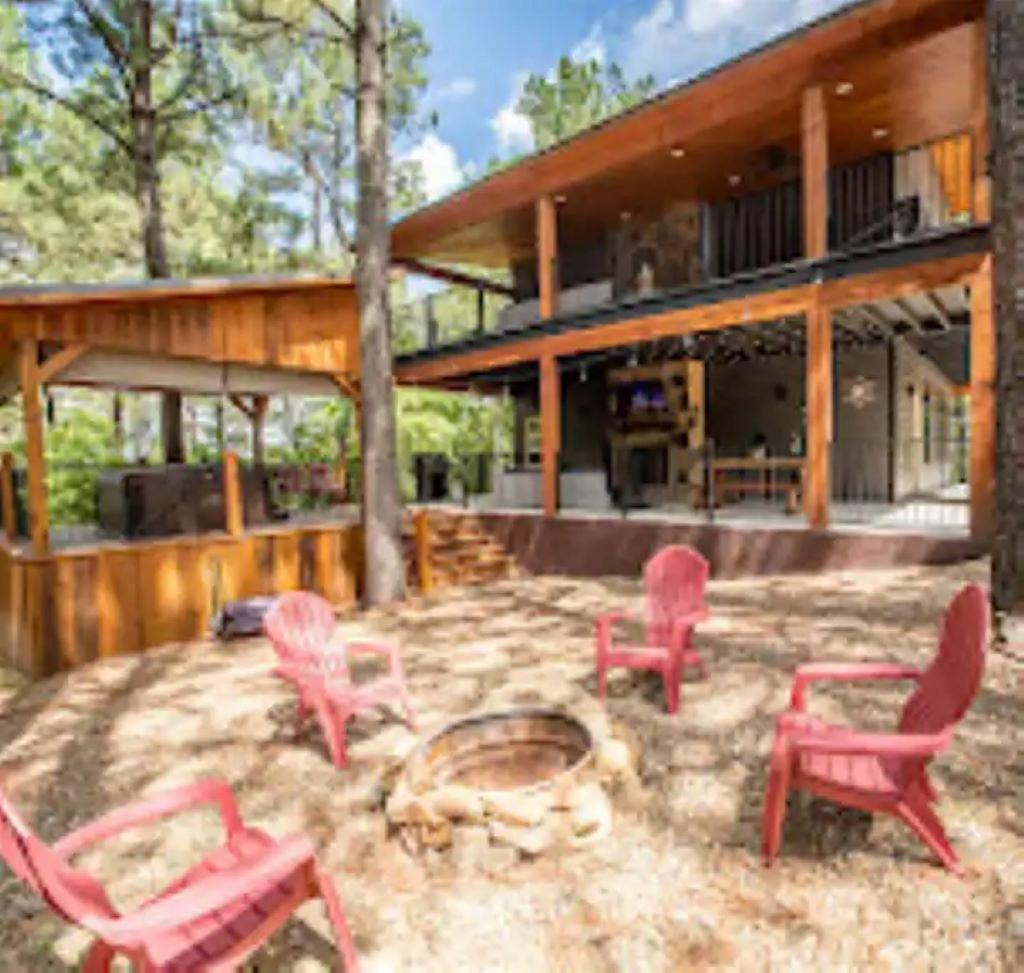 Smokin Buck, Hot Tub, Large Decks, Modern view 2