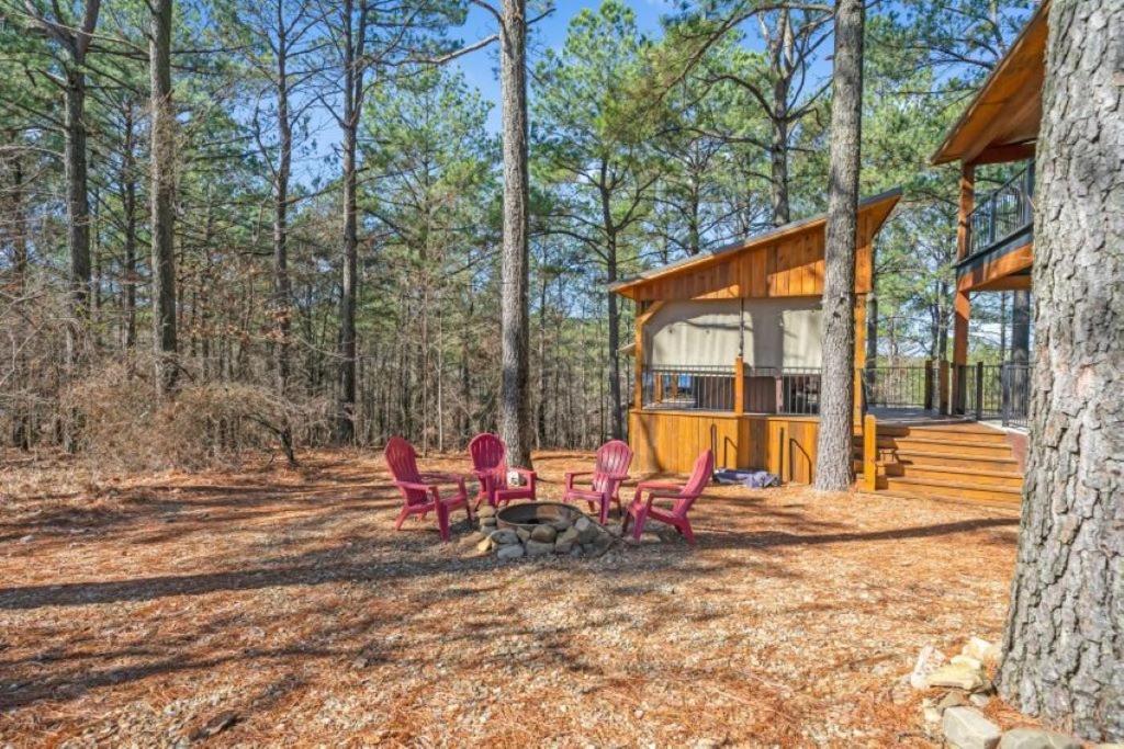Smokin Buck, Hot Tub, Large Decks, Modern view 4
