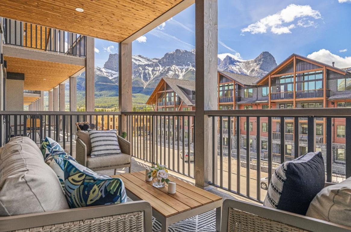 Rundle Lux Villa at Timberstone