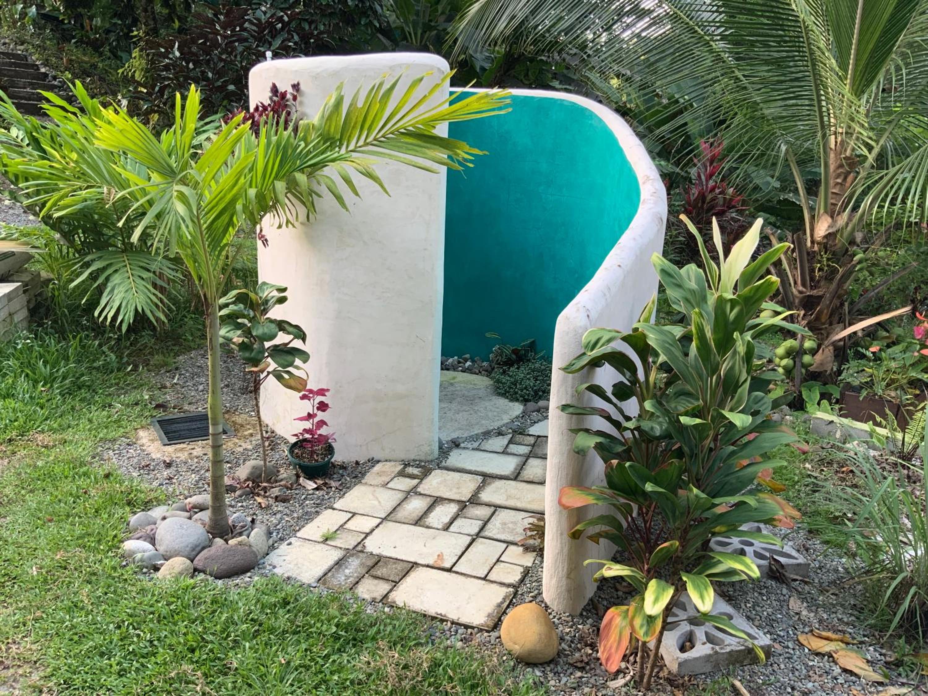 Sloth Romantic Treehouse with plunge pool