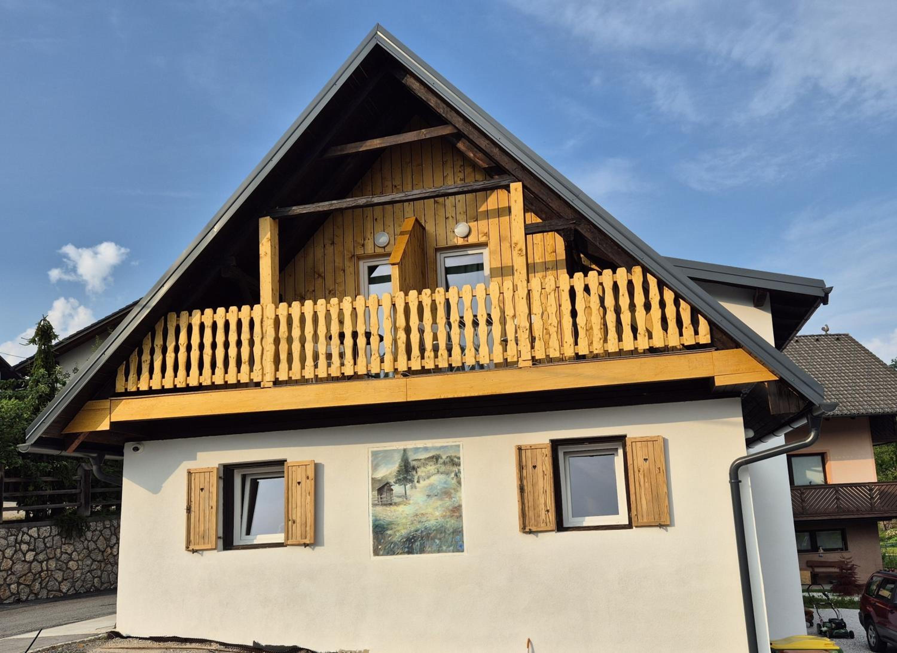 Slovenian House Mira