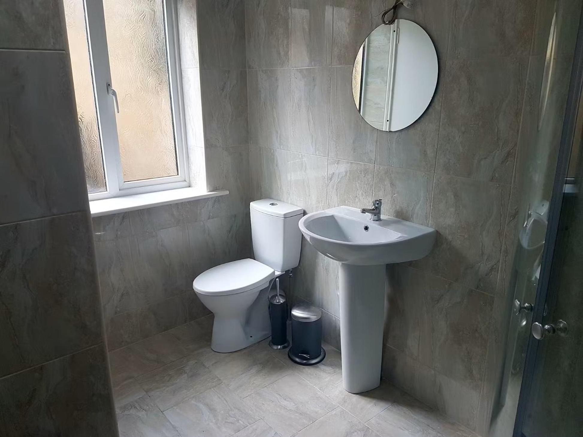 Smithfield area 2 bed apt 15 min walk to Temple Bar