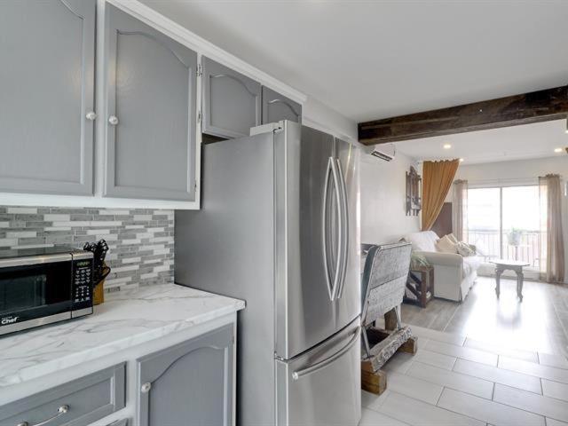 Cozy shared condo in best Montreal area