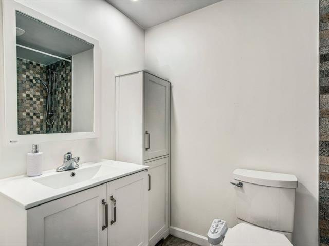 Cozy shared condo in best Montreal area