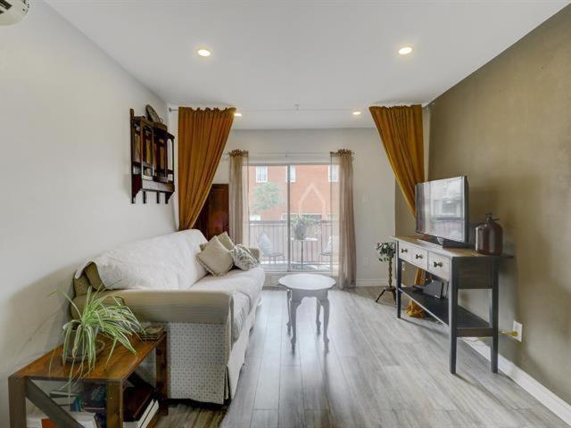 Cozy shared condo in best Montreal area
