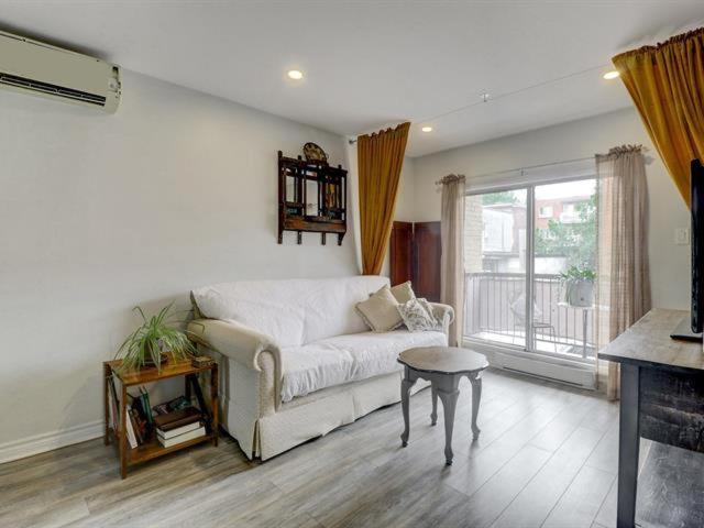 Cozy shared condo in best Montreal area