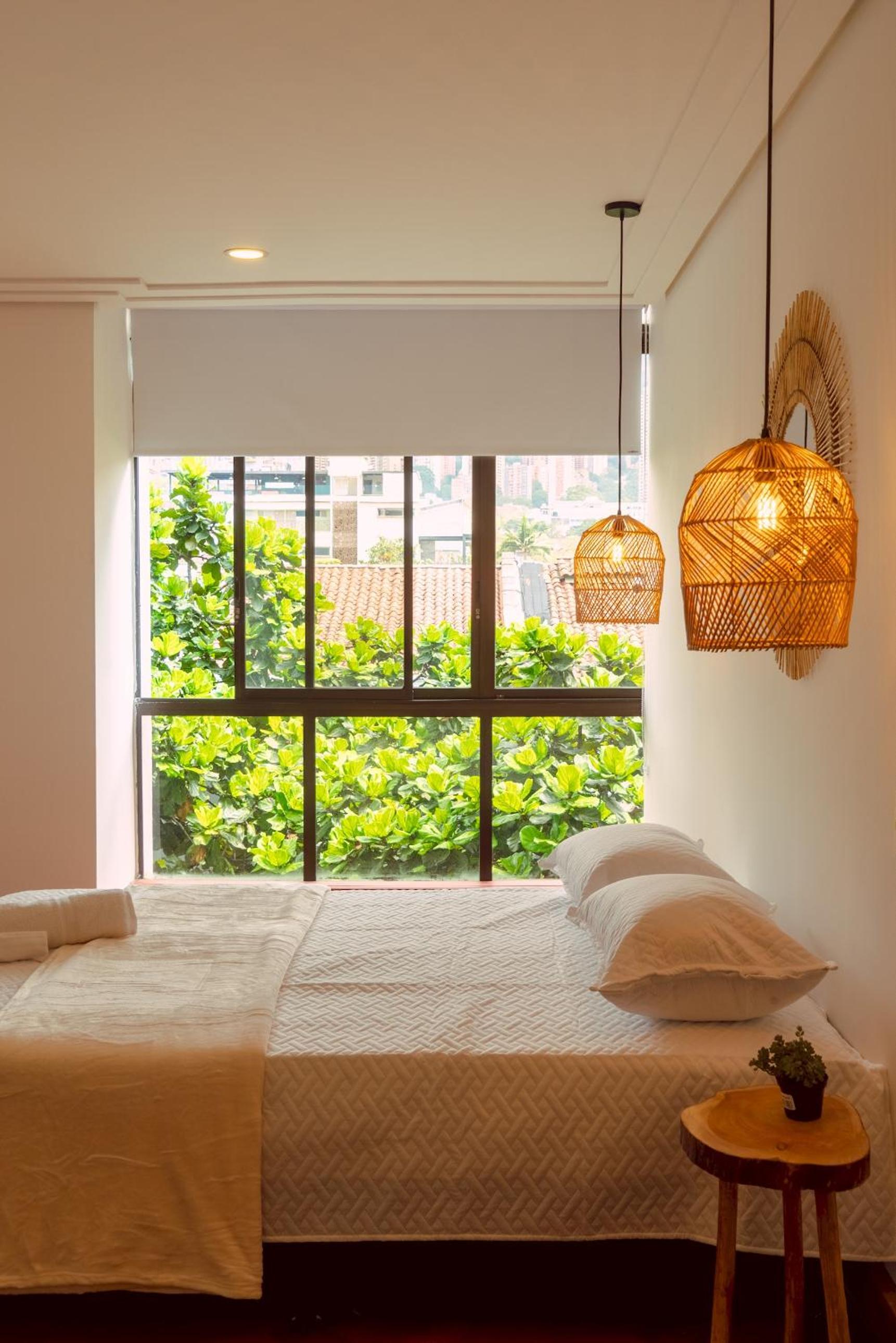 Elegante habitación baño compartido en Poblado-B11